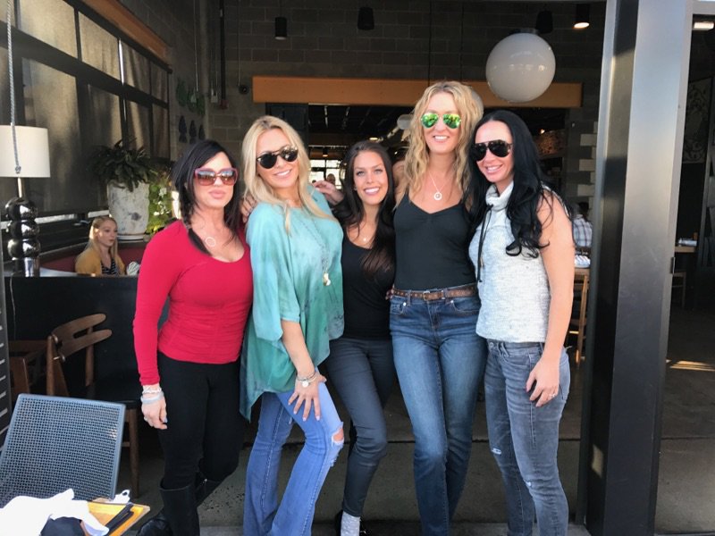 WhisperingDENKC's tweet photo. #denvergirls #postinos #girlfriends 💕 https://t.co/PwVbEYomLL