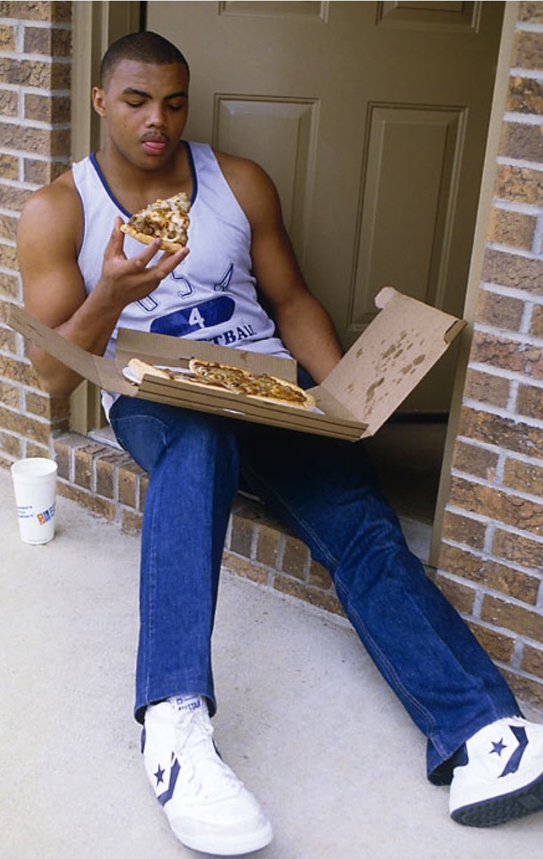 Happy Birthday to Charles Barkley, who even with an NBA future ahead of him, couldn\t turn down a large pie 