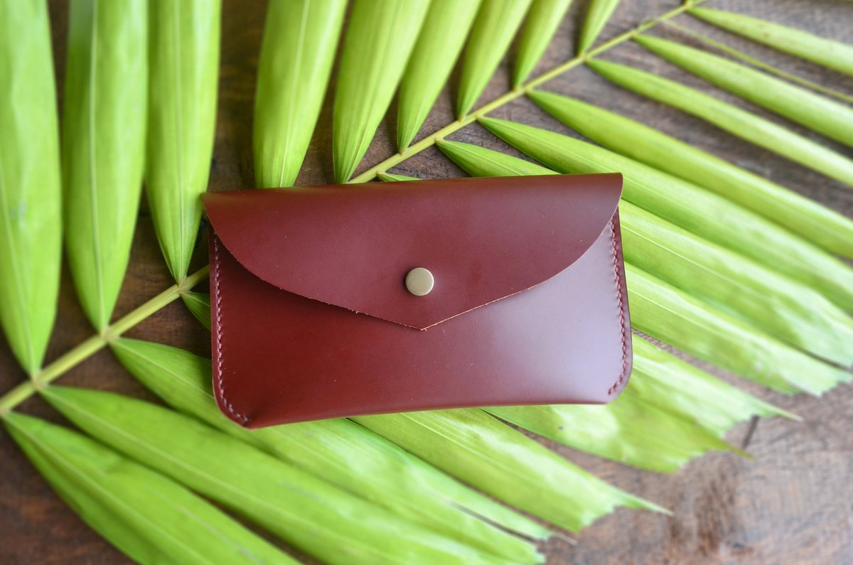SundayStormShop's tweet photo. Handmade Leather Clutch 
@EtsyRetweeter  @EtsyClub 
#handmadewallet #leatherwallet #leatherclutch
Click this: https://t.co/doOcTewm5i https://t.co/Vcq1kWOBU5