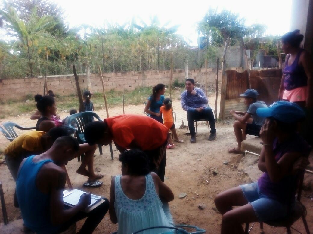 CojedesPJ_'s tweet photo. Hoy @LeoGamezUNIDAD visitó Sabana Grande en Tinaquillo, preparando a los vecinos para lo que será la legitimación del partido! https://t.co/nQVqw08dU3