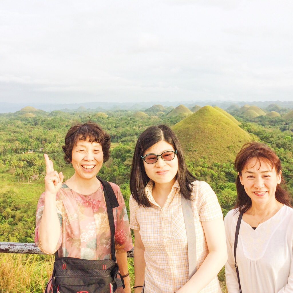 chiisainatsu's tweet photo. #Philippines #Chocolatehills #Countrysidetour #Bohol #Panglao #chiisainatsuresort #cebu #japanese #tourist #guide #resort https://t.co/uSCySpbWAI