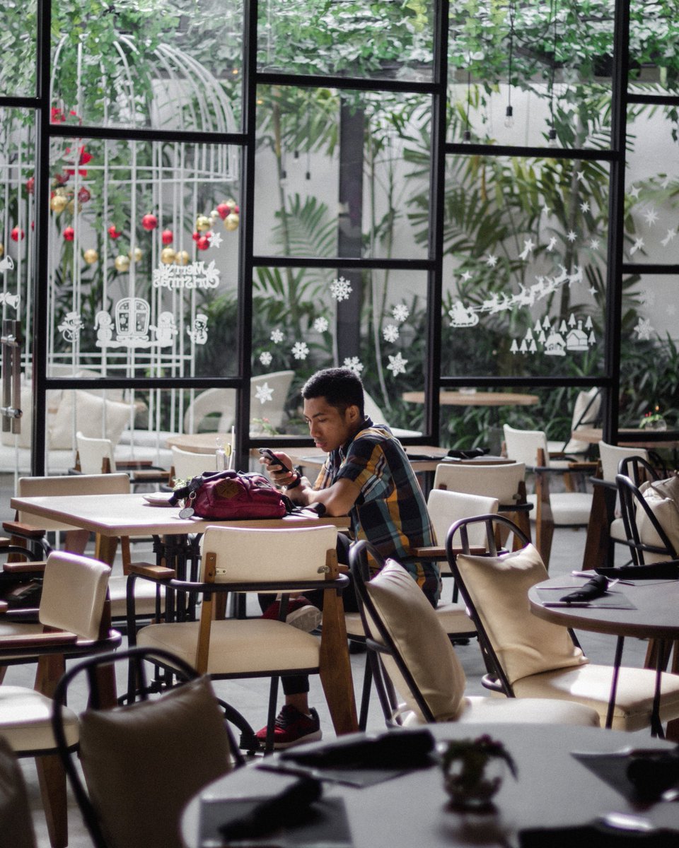 Not only a good food you will taste in here, but also an artistic spot that will satisfy your eyes.
#noachcafeandbistro