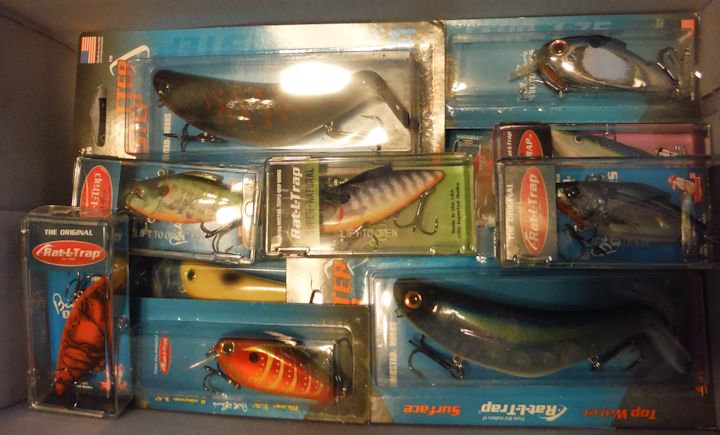 melvinsmitson's tweet image. #Fishing pack #1 now has a retail value of over $150.00 bucks. Rt &amp;amp; follow @melvinsmitson for a chance to win giveaway at 10K! #BassFishing