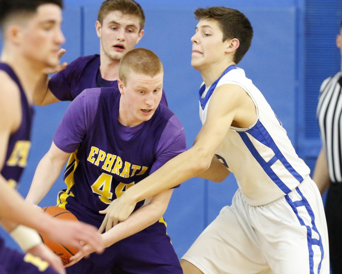 KirkNeidermyer's tweet photo. GAME ACTION: @LSBoysBball defeats @ephratahoops 38-37 to advance in @piaadistrict3 @LS_Section @LLhoops @kenbrenzie @JWalkLNP @EphrataHighSS https://t.co/zUi6DSRlsV