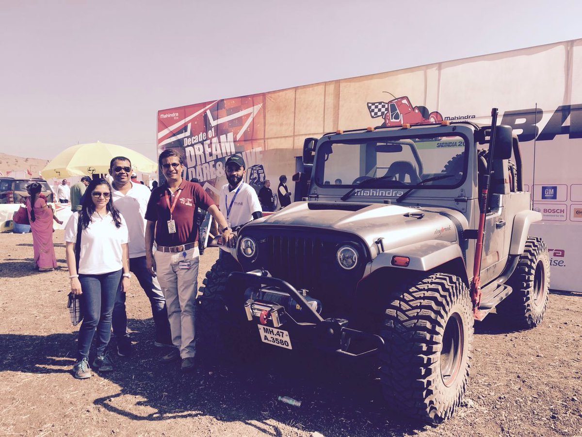 ArifRizwy's tweet photo. Mahindra Thar Daybreak a big showstopper at #BajaSAE2017 .Students & professionals had photo opp with Thar Daybreak. https://t.co/ZkqJZzmAAm https://t.co/OJFlA5x4IK