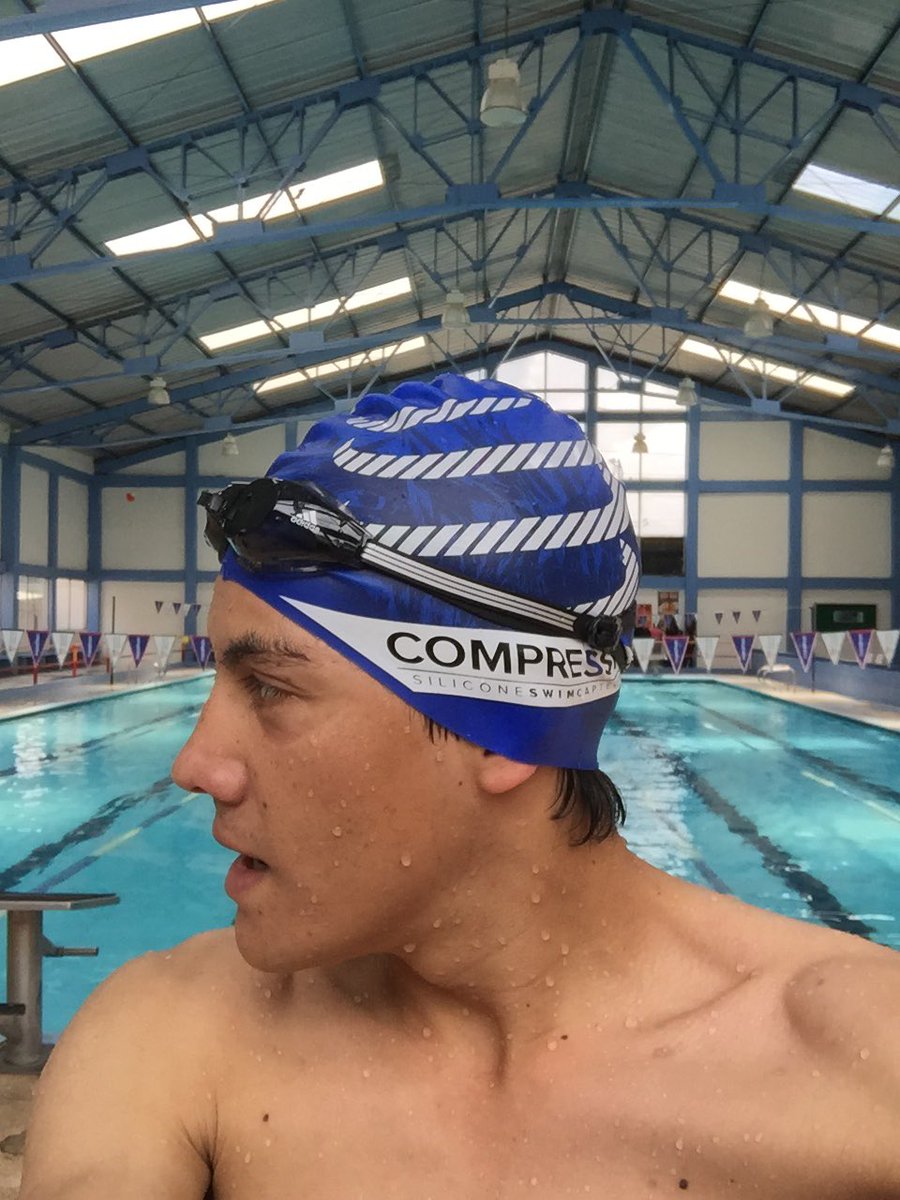 xavibiker's tweet photo. Rico dolor de hombros y brazos..! @compressport #compressport #almateam #coach #swimm #gap #Training @sportsfeverec https://t.co/SvzYb9nyzu