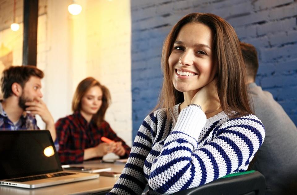 Forbes's tweet photo. 10 habits of incredibly happy people: https://t.co/4jX7wWuEfe https://t.co/Hffibap7vw