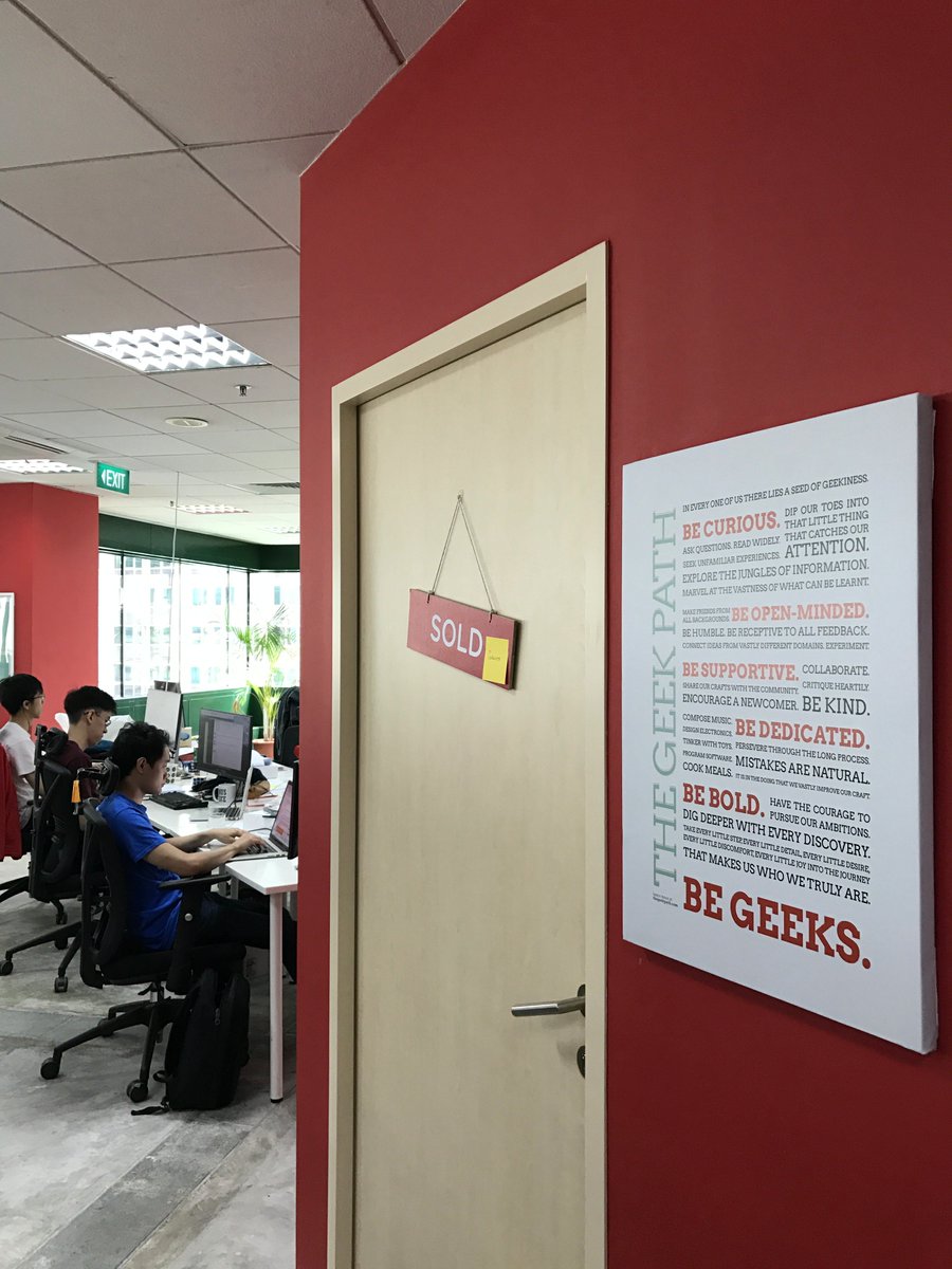 thegeekpath's tweet image. 🖼 Spotted new poster at @CarousellEng 👫👬👭