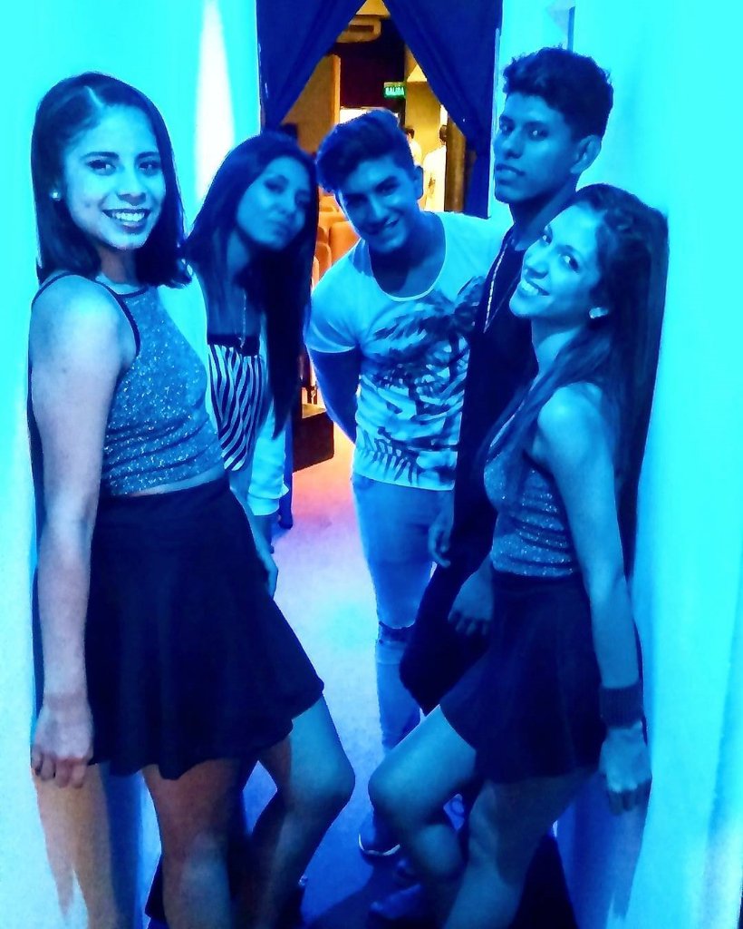 Somosbsc's tweet photo. Antes de subirnos a dar el show #TeateoPorteño #sabado #porteñoMusicFest https://t.co/ZMjShgQ4fu