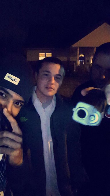 Still trying to remember taking this picture 😅 https://t.co/x6AzibeWfr