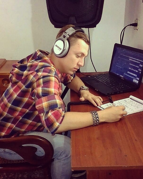 plazmediallc's tweet photo. MODO: COMPONIENDO.
Trabajando en los temas del 2017 ¡Vamos con todo mi gente!
#Gigo #TeamGigo #PlazMedia #Gigomania https://t.co/nptpm8XTkB