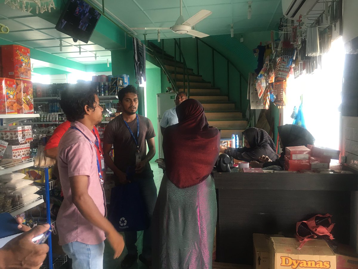 stopcmv's tweet photo. #TeamSupermart is at HA. Dhihdhoo today. We're doing #shopvisits in HA region this week updating on our products and prices 😊 https://t.co/FXvhRmiOXE