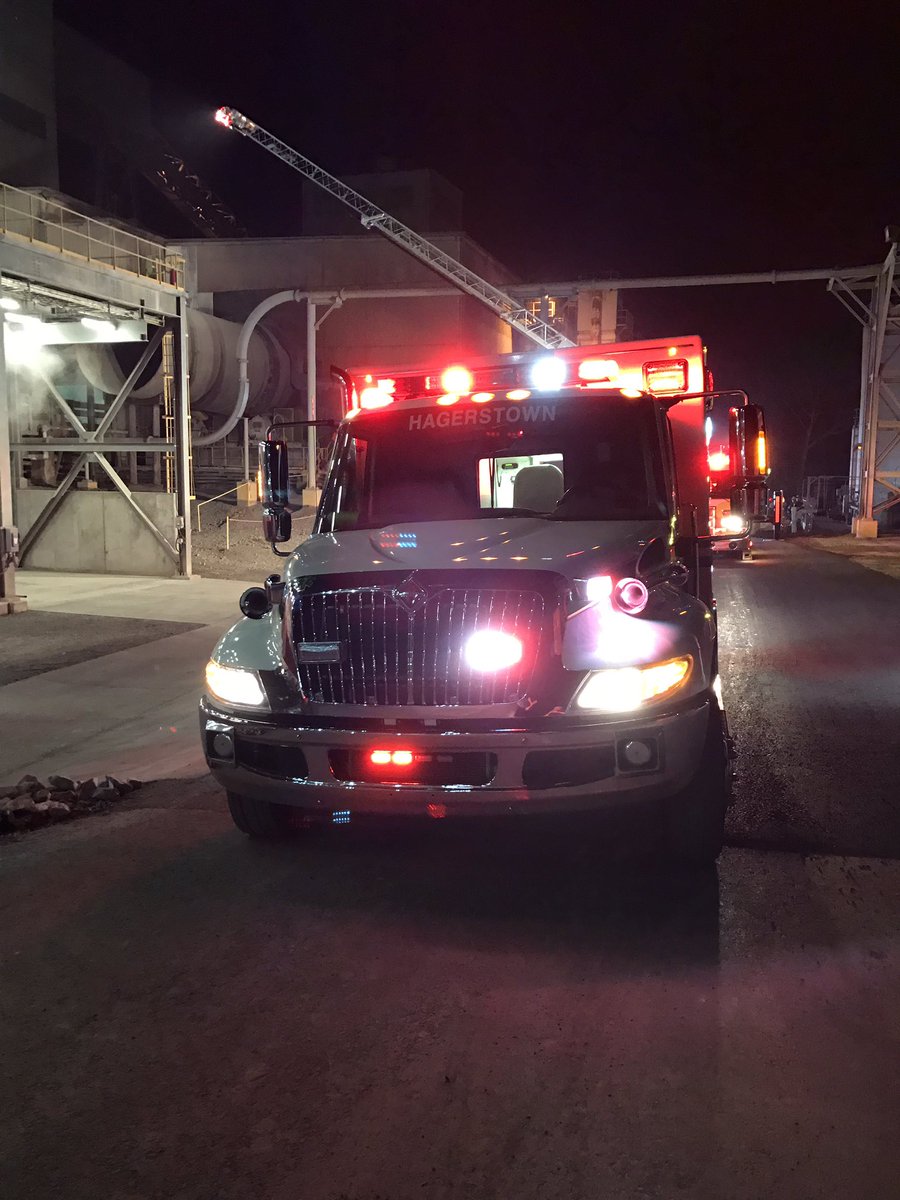 _ShockAdvised's tweet photo. DEVELOPING- COMMERCIAL BUILDING FIRE: 1260 Security Rd. 2nd Alarm. @crs_75 @HFDNews @HeraldMailNews @Your4State @ABC7News @nbcwashington https://t.co/0H3fkGcR07