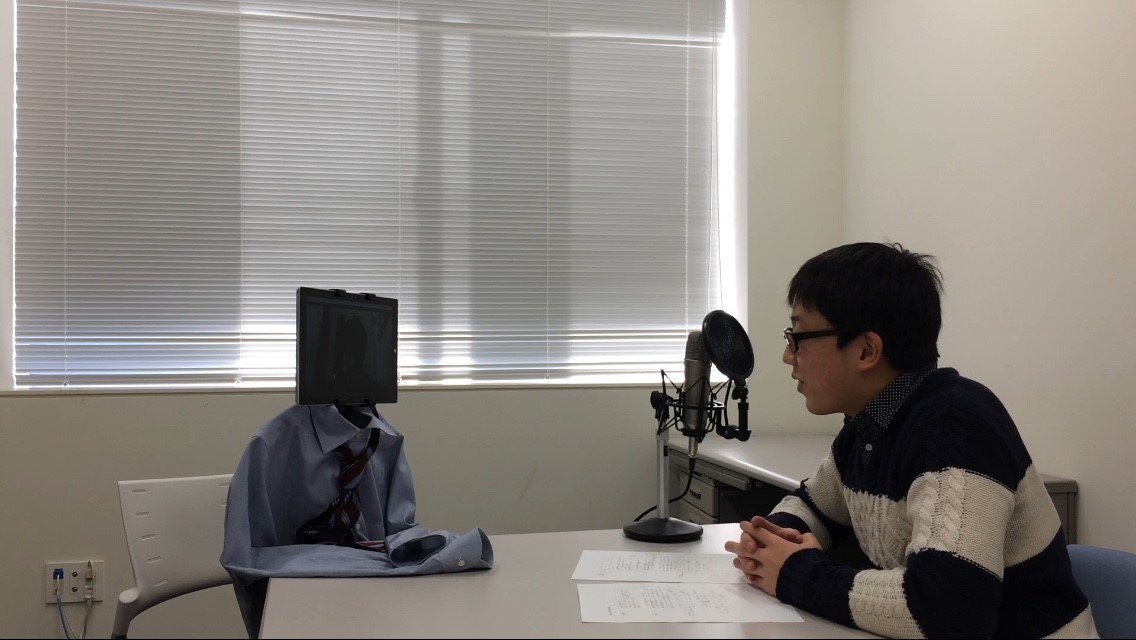 schules_zemi's tweet photo. 【秋学期の学び紹介④】
インタビュー第3弾！今回はBIT-BAD COMPANY様にインタビュー👓🎙 今回は初のSkypeインタビュー！カメラもiPhoneを使用📱動画の完成が楽しみ💃 
BIT-BAD COMPANY の皆様、ご協力ありがとうございました👩🏻‍🎓 https://t.co/RZjxAC3v3o