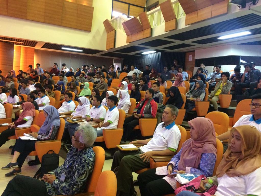 idegila_mktg's tweet photo. Situasi terkini Auditorium K301 Fakultas Teknik Universitas Indonesia. 
Absen yuk siapa saja yg sudah sampai di roadshow Pertamina #Idegila? https://t.co/j4YFodGPmB