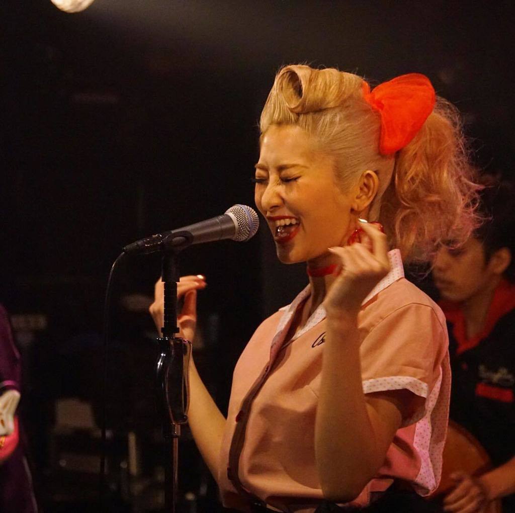misax2_629's tweet photo. ライブする度に
もっともっと楽しいライブにしたい！って熱い気持ちになる✨
その時その瞬間しか
感じられないあの空間が大好き。
#青野美沙稀 #misakiaono 
#rockab… https://t.co/JpWGOup0mw https://t.co/siGaeYh6XX