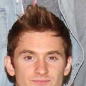 MaskettaHair's tweet photo. lucky last! i love his hair colour 😱 looking good 💗 https://t.co/GRfCsJy3ky