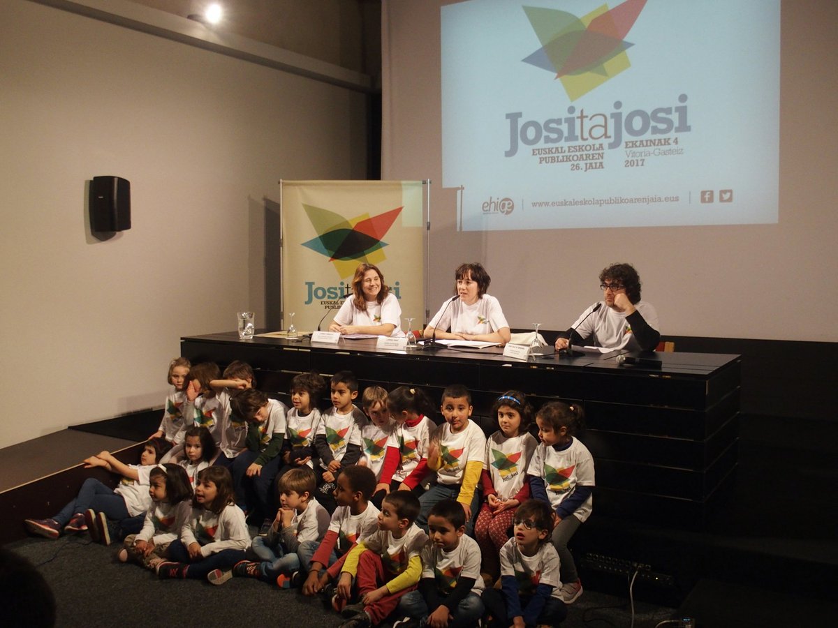 EEPJaia's tweet photo. Euskal Eskola Publikoaren 26. Jaia aurkeztu dugu gaur Vitoria-Gasteiz-en #jositajosi https://t.co/jeWbMG4049 … https://t.co/BDZ3HAhdwg