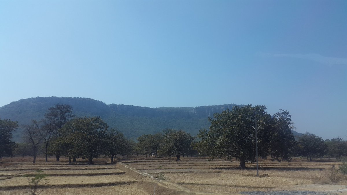 RajeshUPandit's tweet photo. #sizziling #summer and #bluesky #hills #countryside #odisha https://t.co/VtB8YchmZ2