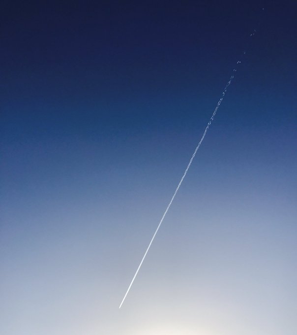 今日の空綺麗〜✈︎♡ https://t.co/9rnIuC0Xln