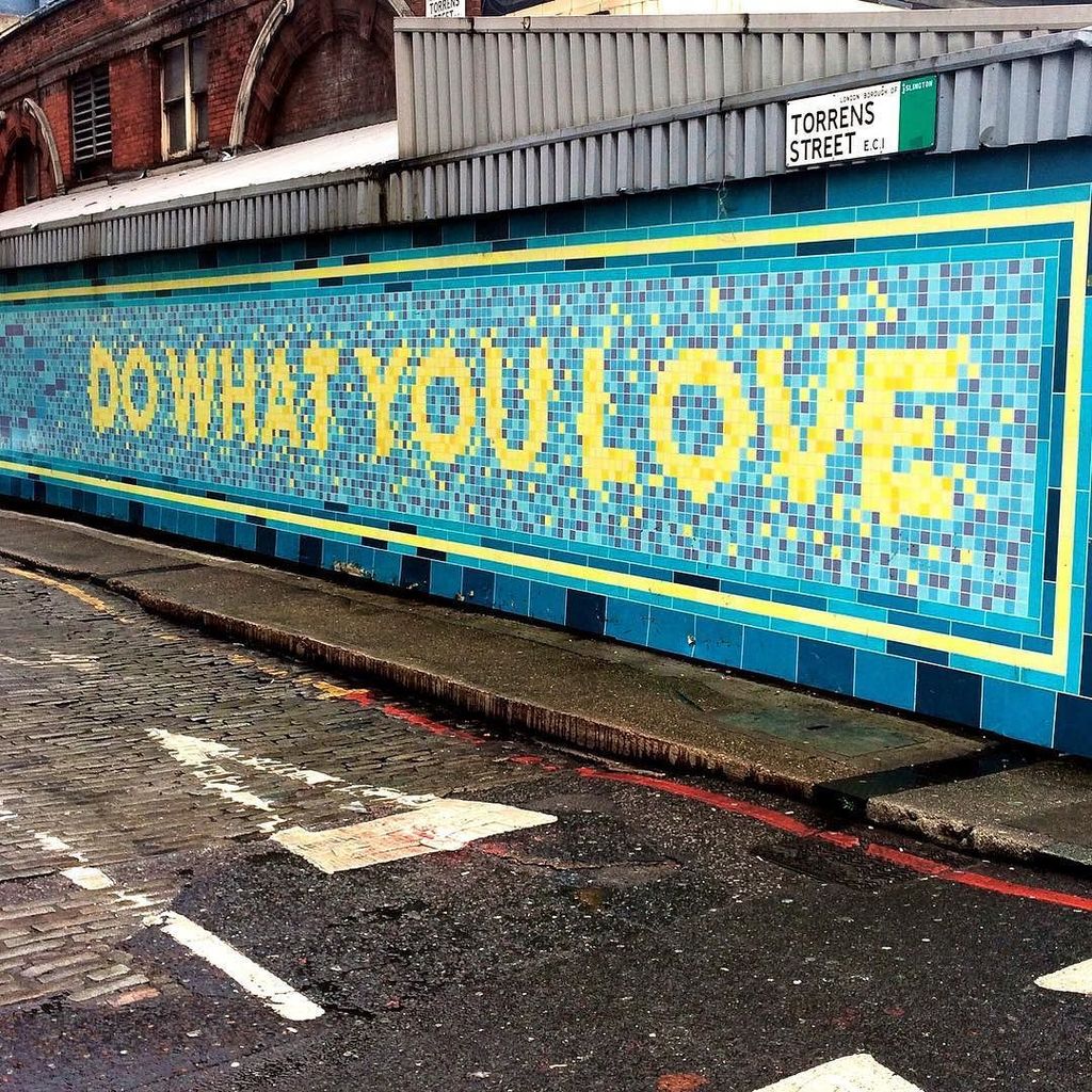 TheArtsCrusader's tweet photo. #dowhatyoulove #lovewhatyoudo #dowhatyoulovelovewhatyoudo #mosaic #streetart #angel #islin… https://t.co/5cGb20GdyR https://t.co/1MjhrvuwwZ