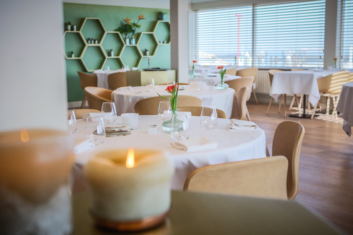 Foto’s vernieuwd sterrestaurant Spetters in #Breskens van <a href="/lsmallegange/">Laurent Smallegange</a> -> chefsfriends.nl/fotos-vernieuw…. #chefsfriends
