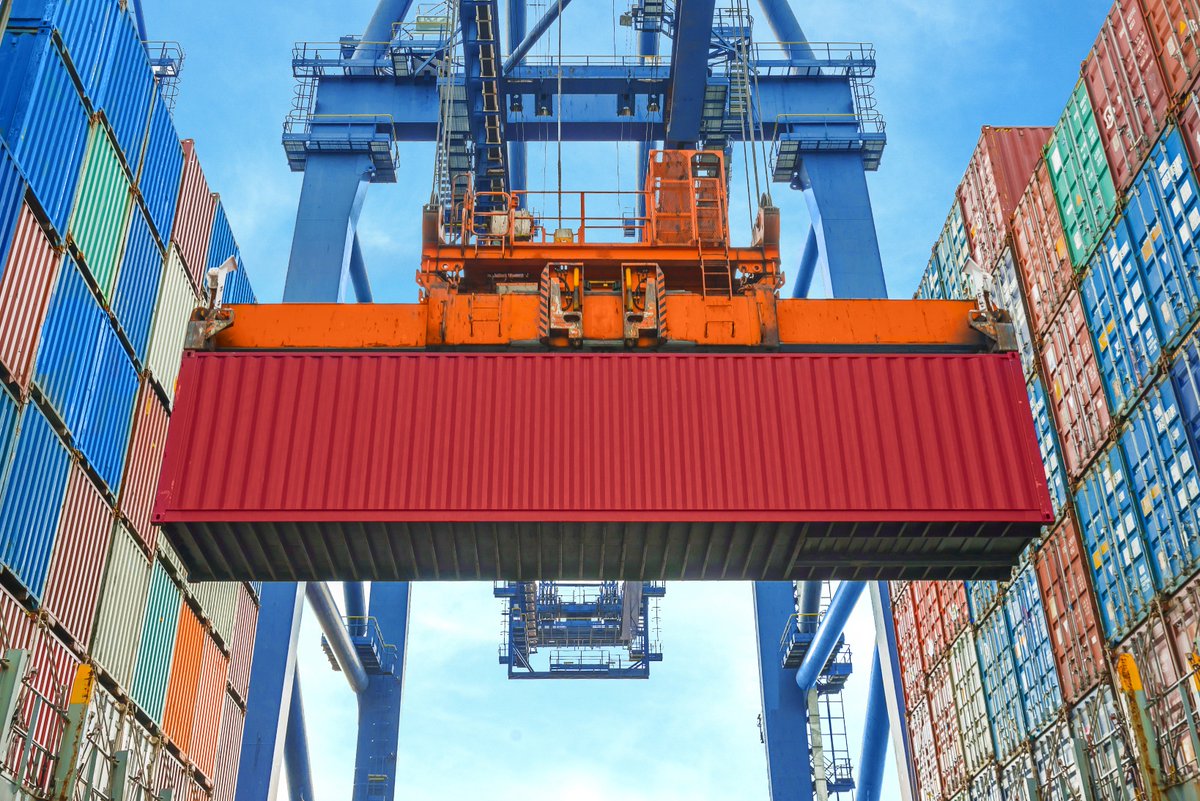 PortEconomics's tweet photo. #Disruption on the #docks: #Automated #terminals &amp; #globaltrade. M.R. Brooks #PortStudy @CSIS @PortEconomics https://t.co/5gOjKGZhgp https://t.co/YX0pHhLx2b