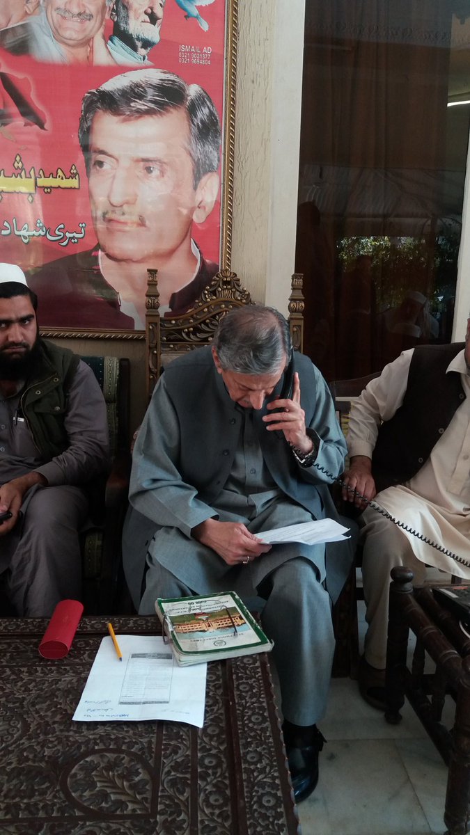 BilourGhulam's tweet photo. الحاج غلام بلور لوگوں کے مسائل علاقائی مسائل حل کرتے ہوئے۔ https://t.co/semooMqXxs