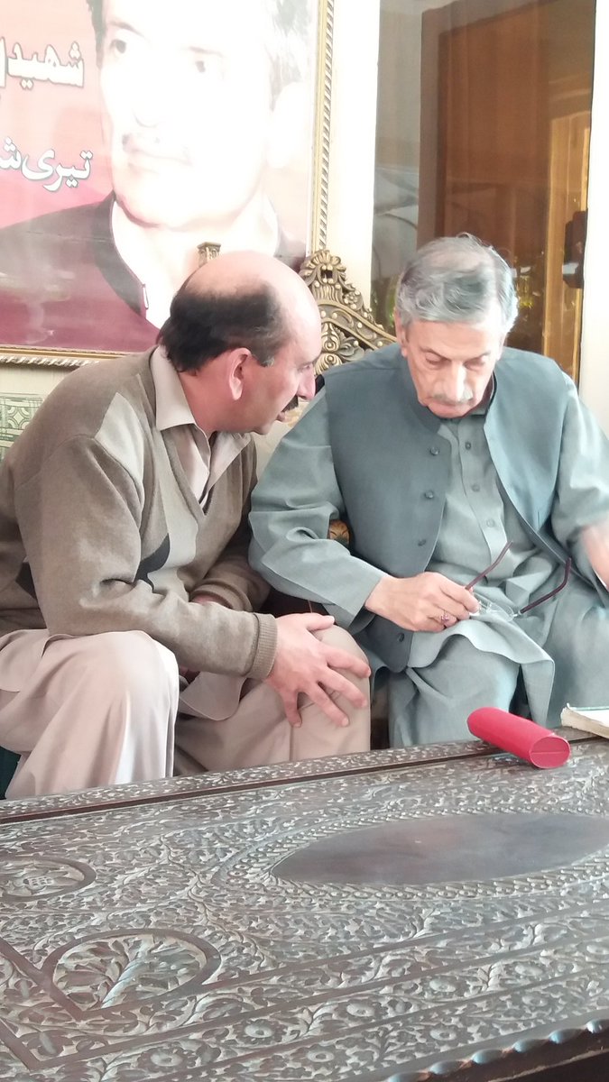BilourGhulam's tweet photo. الحاج غلام بلور لوگوں کے مسائل علاقائی مسائل حل کرتے ہوئے۔ https://t.co/semooMqXxs