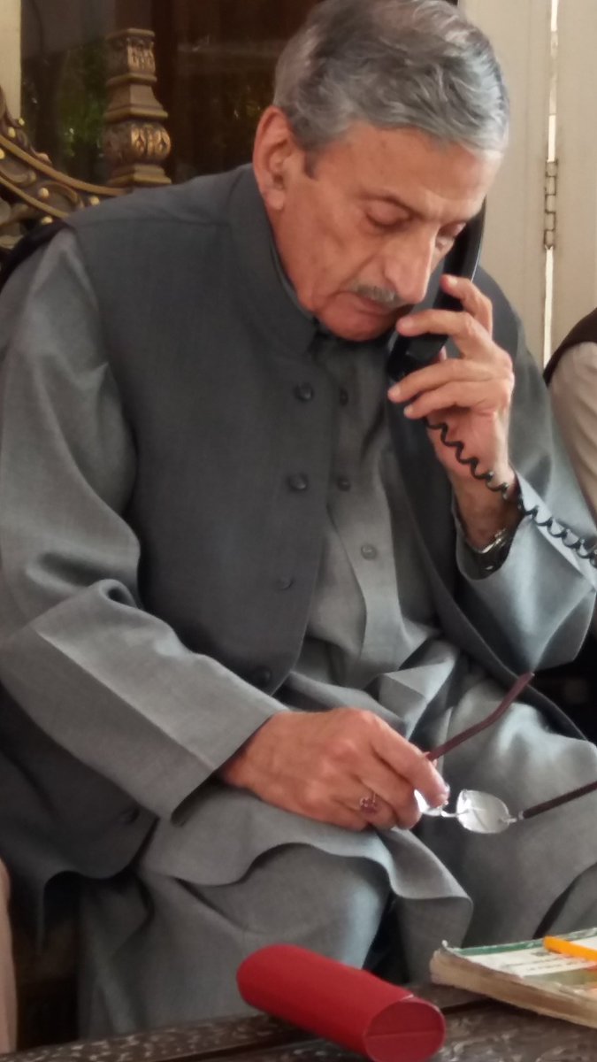 BilourGhulam's tweet photo. الحاج غلام بلور لوگوں کے مسائل علاقائی مسائل حل کرتے ہوئے۔ https://t.co/semooMqXxs