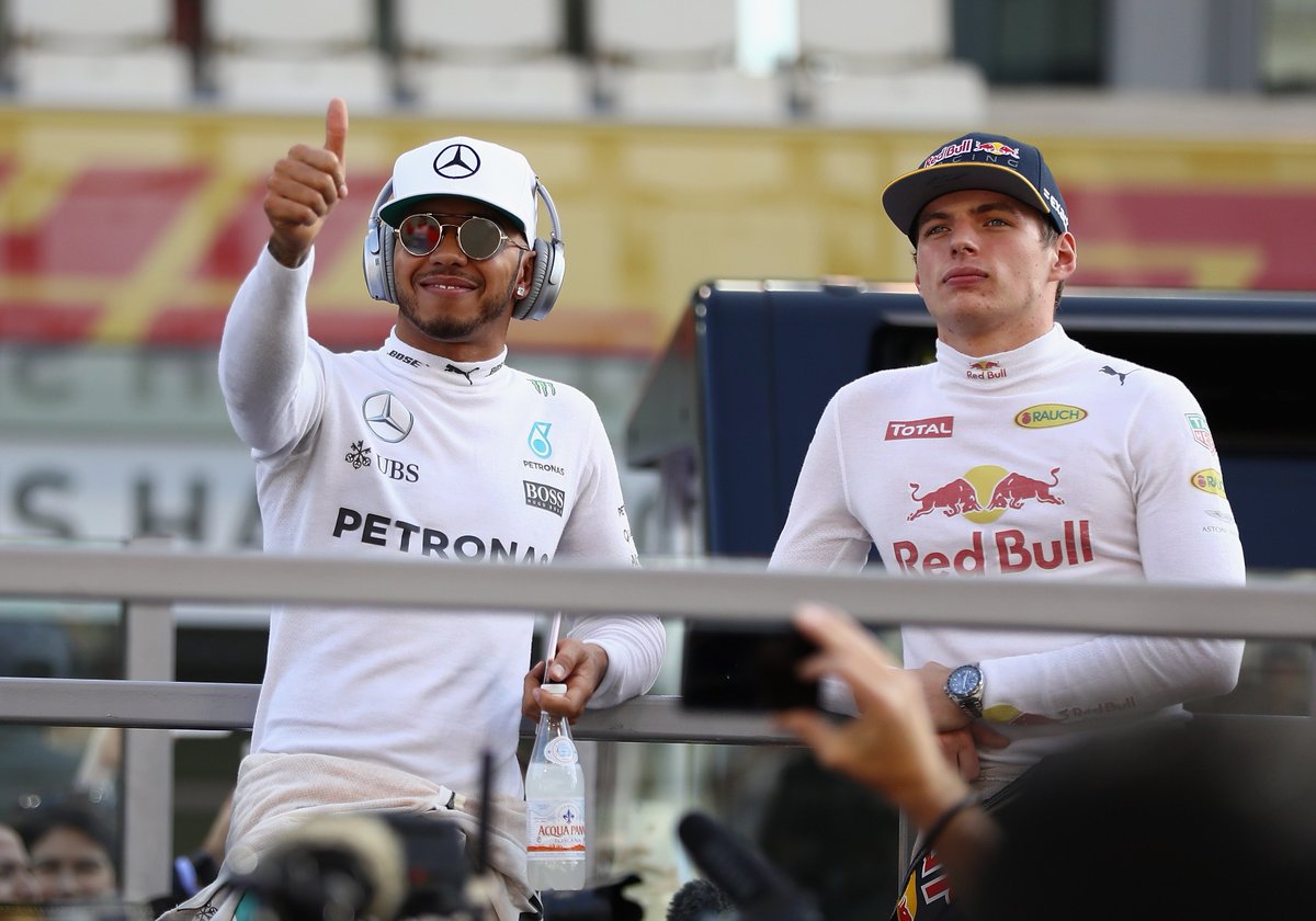 F1Fansite's tweet photo. Father: Too early for Verstappen title in 2017 #F1 #F1title @Max33Verstappen @redbullracin... https://t.co/rvdwAEp3iw https://t.co/iRw96DLVOm
