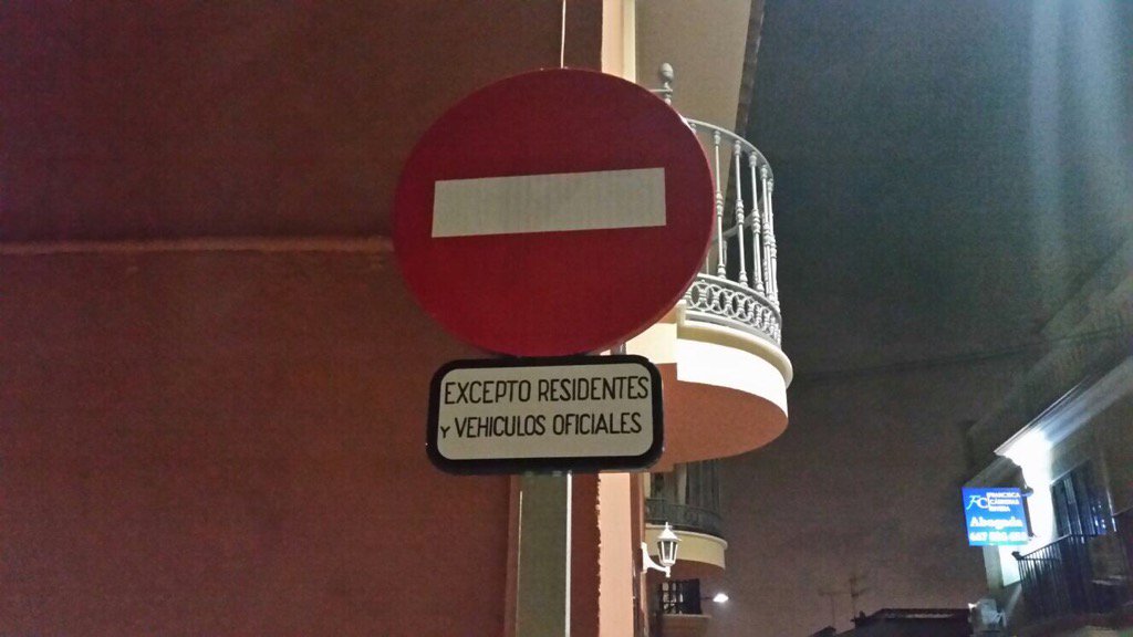 Quejas continuas por el sentido de las calles #Alhaurinhabitable <a href="/PSOEAlhTorre/">PSOE Alhaurin Torre</a> <a href="/Mikaelagm/">Micaela García Márqu</a>