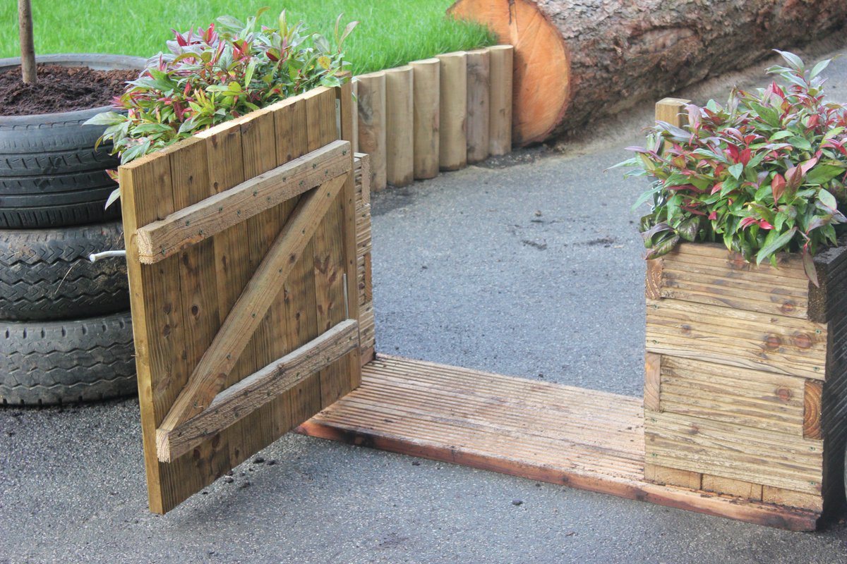 bbccleeds's tweet photo. Today's the day!! We'll be unveiling our new 3-4s #garden at 4pm... #excited #forestfrogs #forestschool #outdoorplay https://t.co/8uge6iynir
