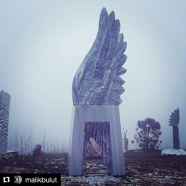 sanatseninle's tweet photo. Değerli sanatçılarımızdan Malik Bulut'un görkemli eseri;
@malikbulut ・・・ Sisle kapalı açık hava atölyesi.#malikhane https://t.co/cPn5dQlvsL