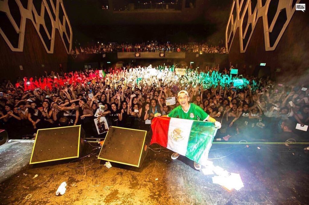 jaogameboy's tweet photo. RT if you are excited for @Nashgrier's world tour - #NashInAustralia #NashInNewZealand https://t.co/YlgAChBu82