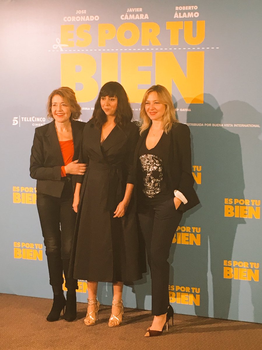 esportubienpeli's tweet photo. Las maravillosas madres de las tres familias de #EsPorTuBien @castropilar @_CarmenRuiz y María Pujalte https://t.co/D5gk9vqH8j