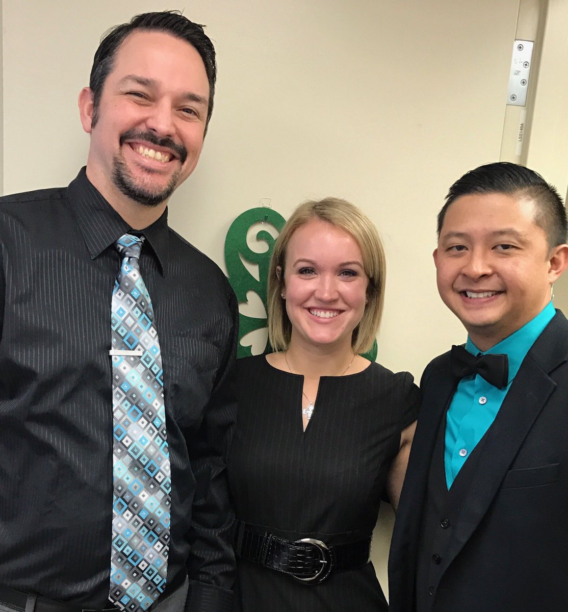 CHT_Plano's tweet photo. Some of our CHT crew all dressed up for a marketing lunch yesterday. #CHT #CovenantHandTherapy https://t.co/Y0jiuqSss7