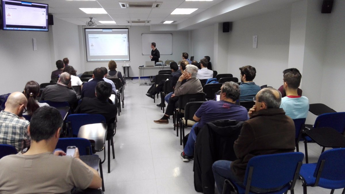 CSUC_info's tweet photo. En marxa el #workshop sobre #AppsAnywhere amb @Software2inc! #virtlabs #appstore https://t.co/Bn9M3z59ja https://t.co/htxotjwufd