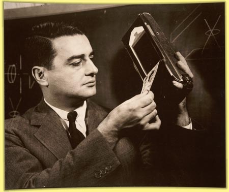 Tomorrows_Eng's tweet image. #OnThisDay 70 years ago, chemical engineer Edwin H. Land demonstrated his invention of instant Polaroid photography for the first time.