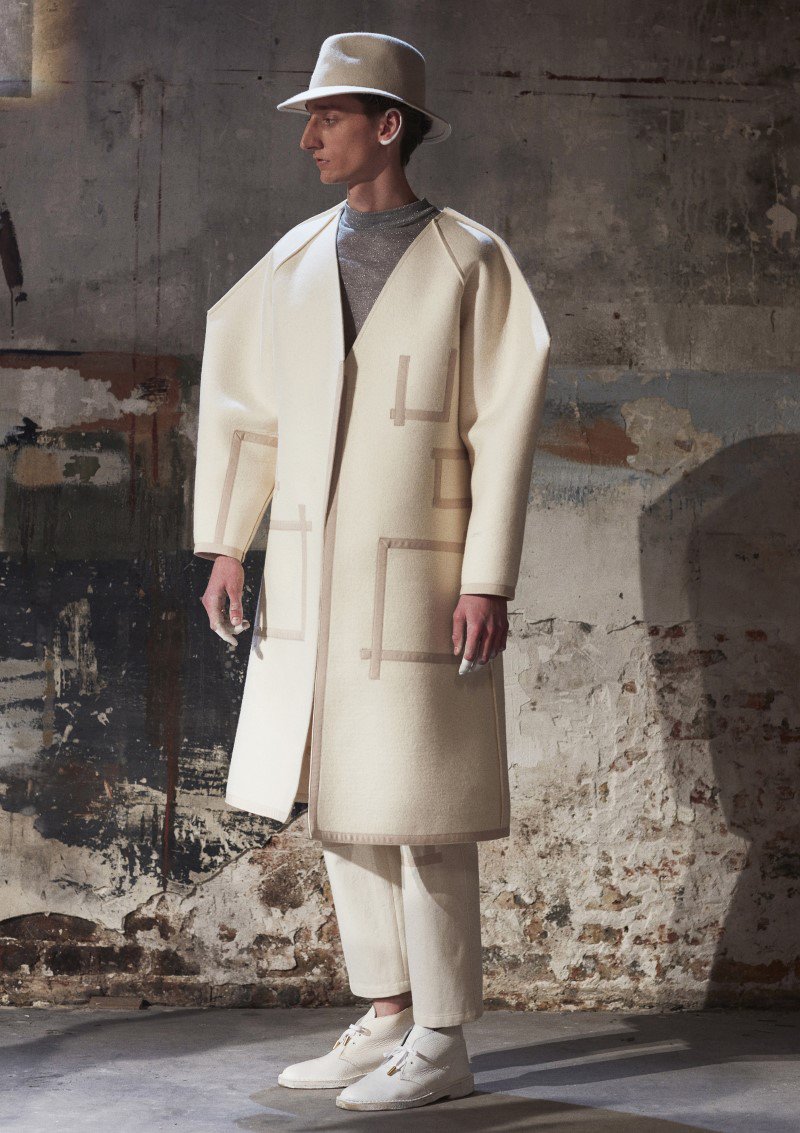 HommeEssential's tweet image. For #PigalleParis #FW17 #collection, Stéphane Ashpool celebrated French #craftsmanship and creation - goo.gl/XxM7s9