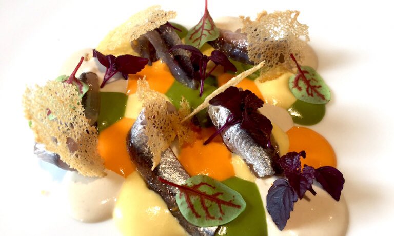 .<a href="/Chef_YAlleno/">Yannick Alléno</a>, l'omaggio in Langa e l'Italia. «Dovete andare fieri dei vostri chef e non autoflagellarvi più» identitagolose.it/sito/it/41/162…