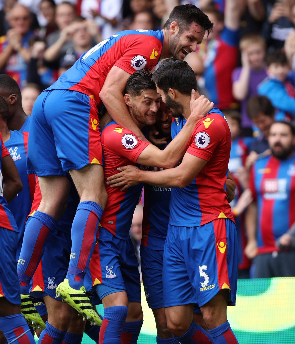 <a href="/CPFC/">Crystal Palace F.C.</a> fans - who wants a pair of tickets to #CPFC v <a href="/middlesbroughfc/">Middlesbrough</a> this weekend? Simply RT for your chance to win! Comp ends 11am Thurs