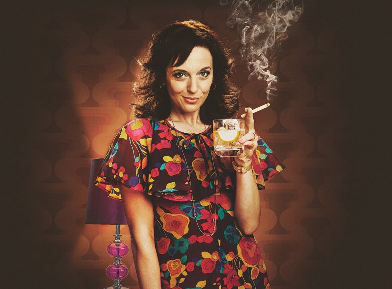 Mike Leigh’s classic Abigail’s Party is opening at <a href="/TheatreRBath/">Theatre Royal Bath</a> this week, starring @CHIMPSINSOCKS  bit.ly/2lBwumA