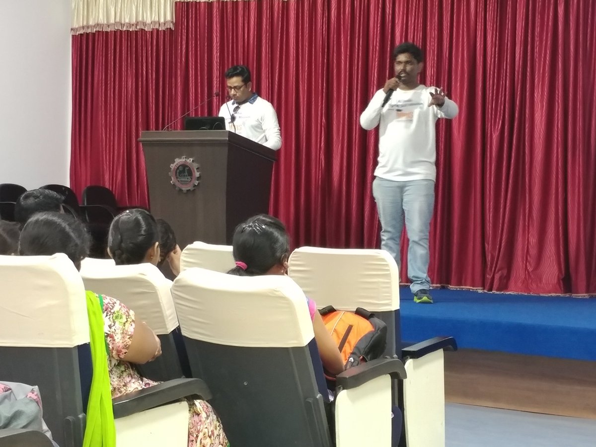 [3/4] Live pics from our today's Workshop at KLU, Vijayawada.
#AIDSM