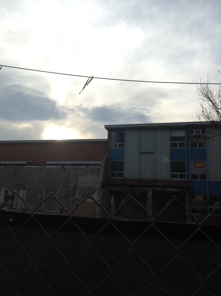 EBK_Coach's tweet photo. So many memories in this building it pains me to see them tearing it down 😔😵😢 #LongLiveDrake 🐲 https://t.co/Hv8hKAYNR8