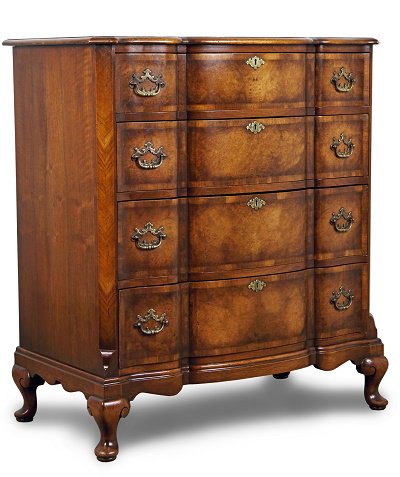 Offered for sale is this Fabulous Burr Walnut #Chest of Drawers by Waring &amp; Gillow c.1900 loveantiques.com/burr-walnut-ch… <a href="/PJMAntiques/">Peter J Martin & Son</a> #antiques