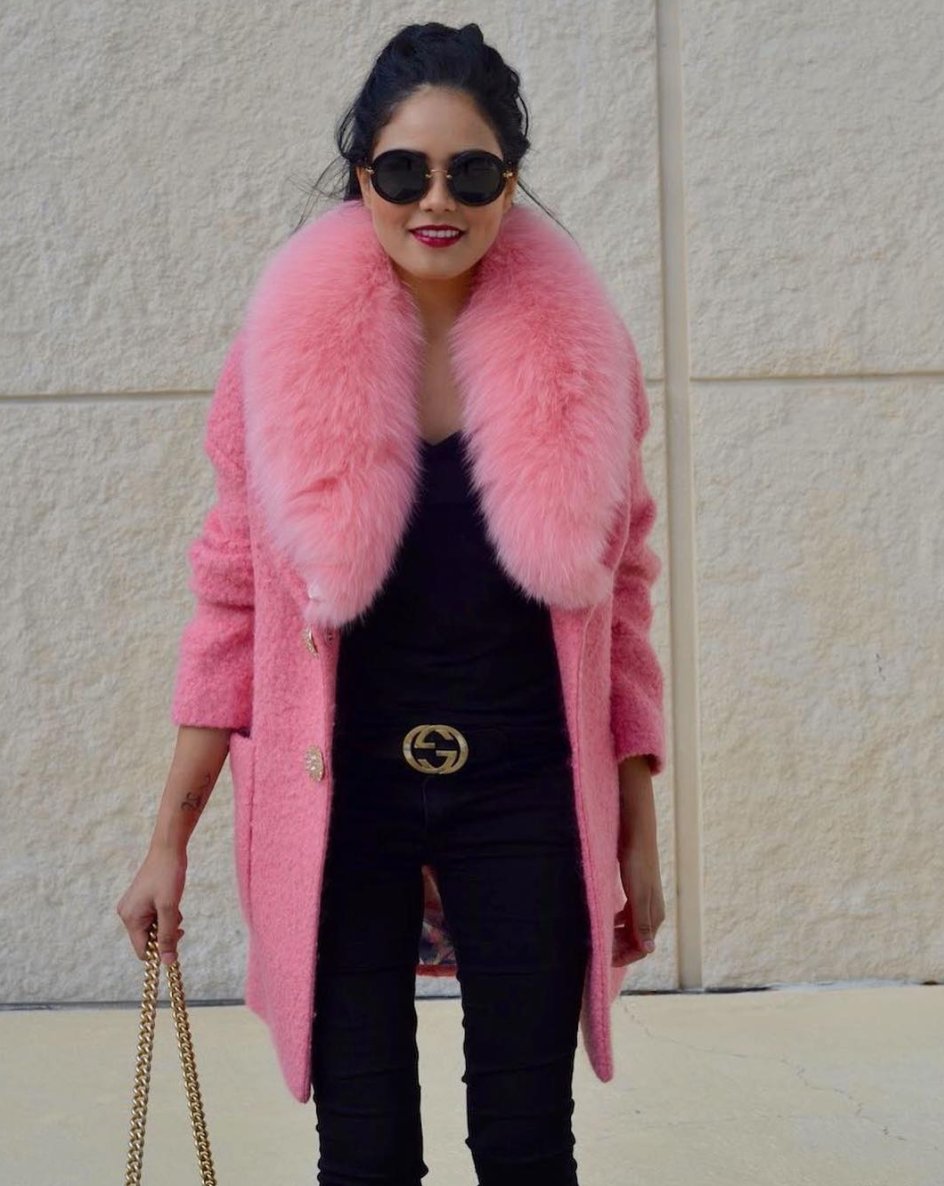 ViaDellePerle's tweet photo. How cool is Alpa Rama in our #vdp pink coat💕 Buy it on our e-commerce https://t.co/u5H2jWCEex #vdpmadeinitaly #vdpgirls #viadelleperle https://t.co/M9SadWXCfV