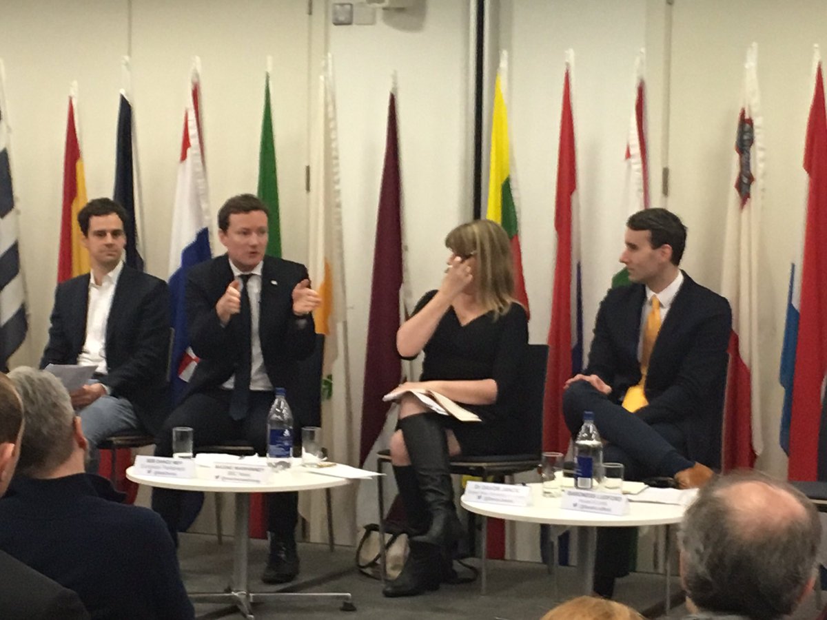 EPinUK's tweet photo. How to regain investor confidence? @SebDance: could be assured by saying we'll stay in single market even as transition measure. #EPinBrexit https://t.co/lujS0tUSRe