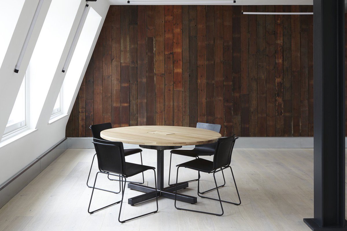 WorkhouseColl's tweet image. @WorkhouseColl Worked with @hutarchitecture who have featured WorkHouse Meeting tables in this new office in Dufferin Street #Interiors