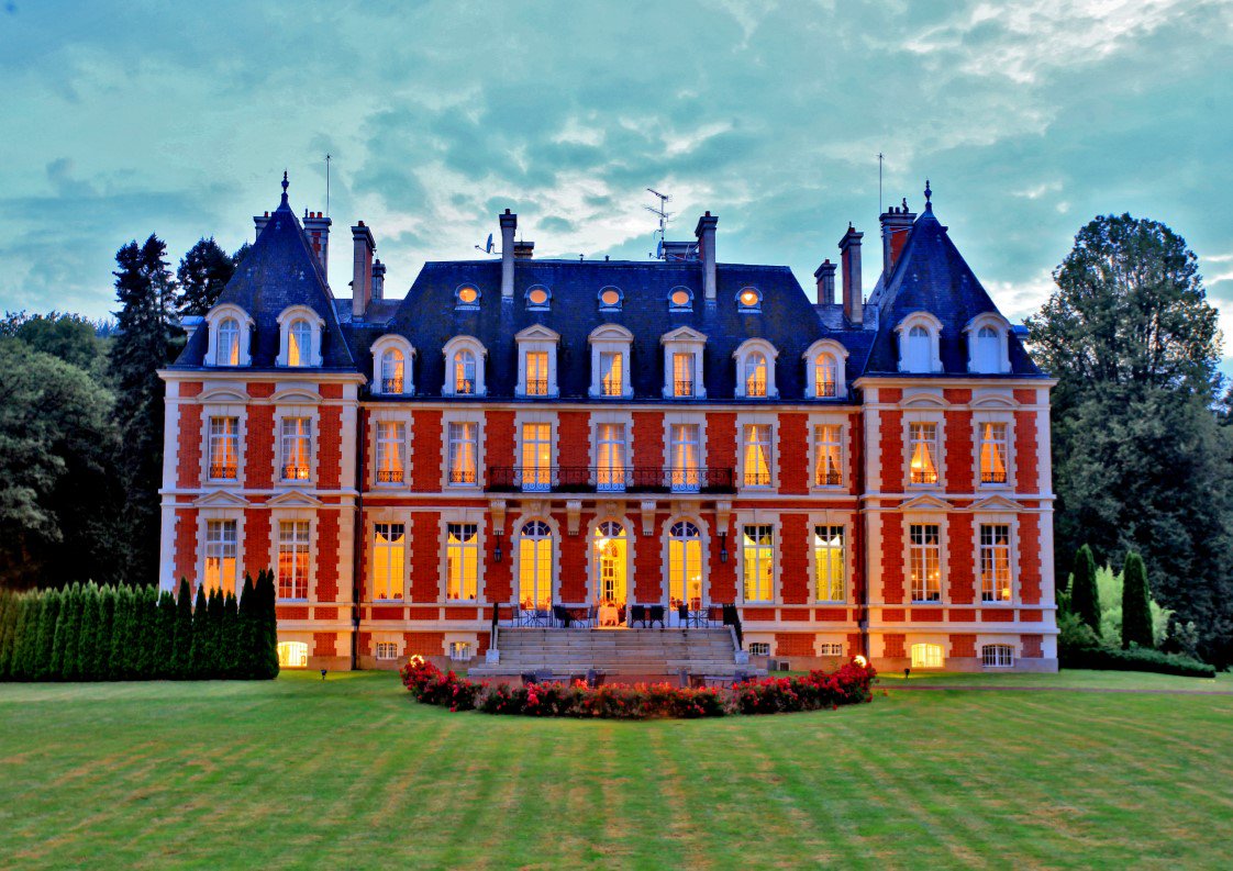 own_a_castle's tweet photo. Earn fantastic #commissions become a #agent for our #properties #luxuryhotel contact me on the link  https://t.co/aI1EXwFk1X for more info https://t.co/RiG6L6JNPE